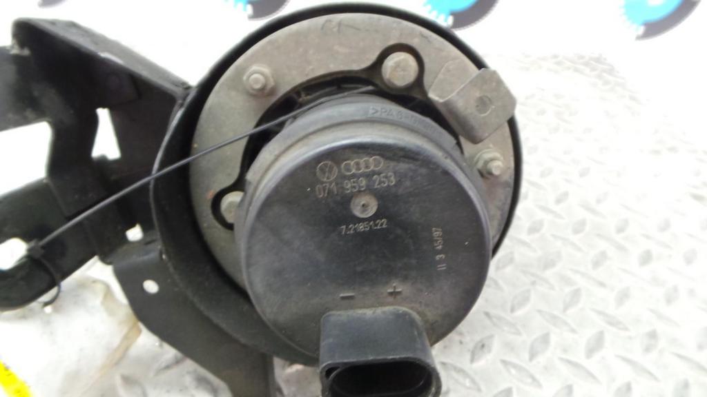 VOLKSWAGEN GOLF V5 GOLF 4 LUCHTPOMP 1998, Ophalen of Verzenden, Gebruikt, Stiba lid