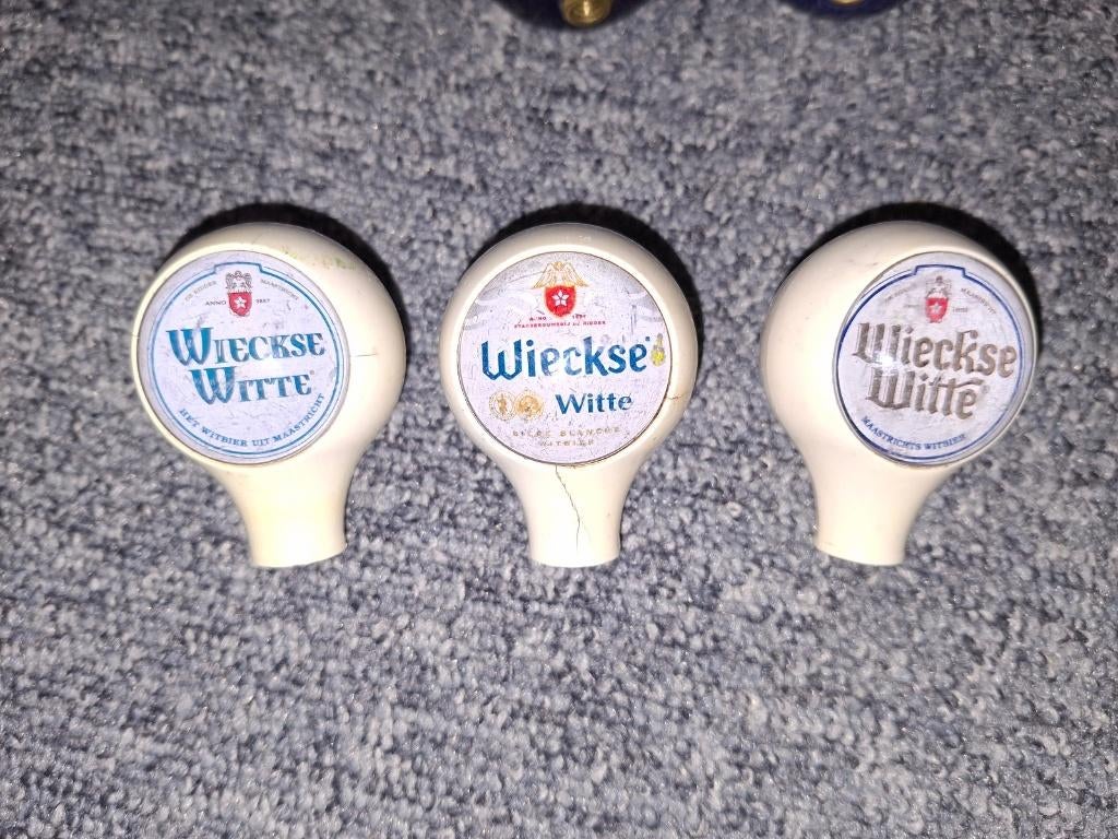 3 x Verschillende Wieckse witte tapknop, Verzamelen, Biermerken, Ophalen of Verzenden, Gebruikt, Overige typen, Overige merken