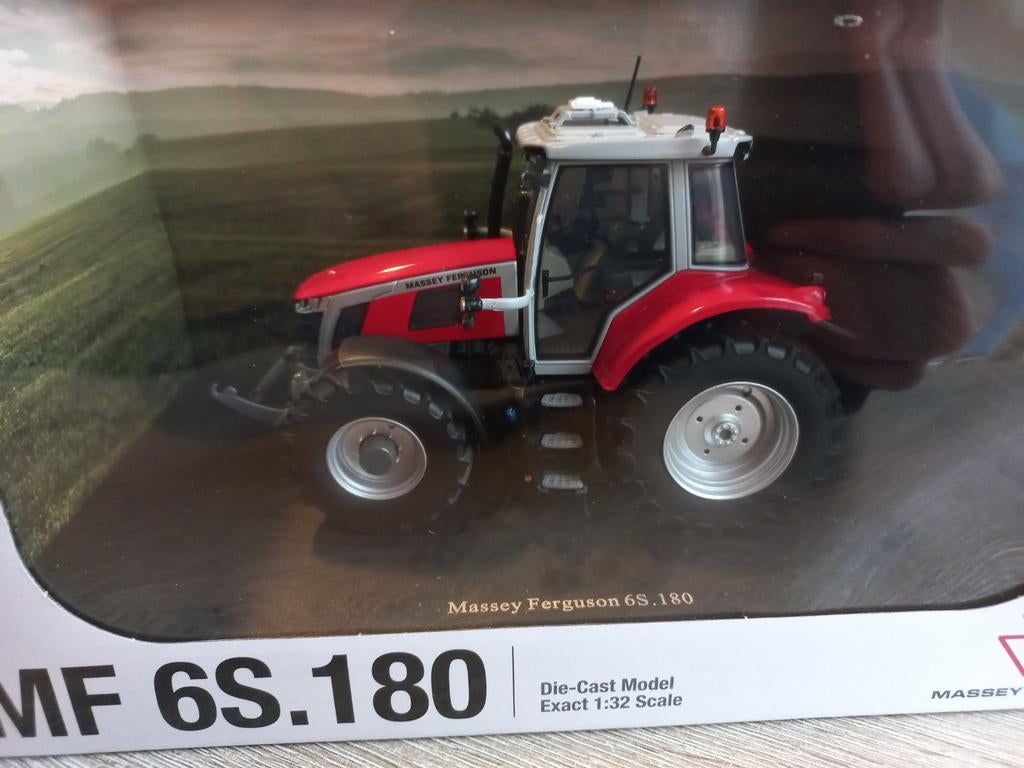 Massey Ferguson 6S.180 UH, Hobby en Vrije tijd, Modelauto's | 1:32, Nieuw, Tractor of Landbouw, Universal Hobbies, Ophalen of Verzenden