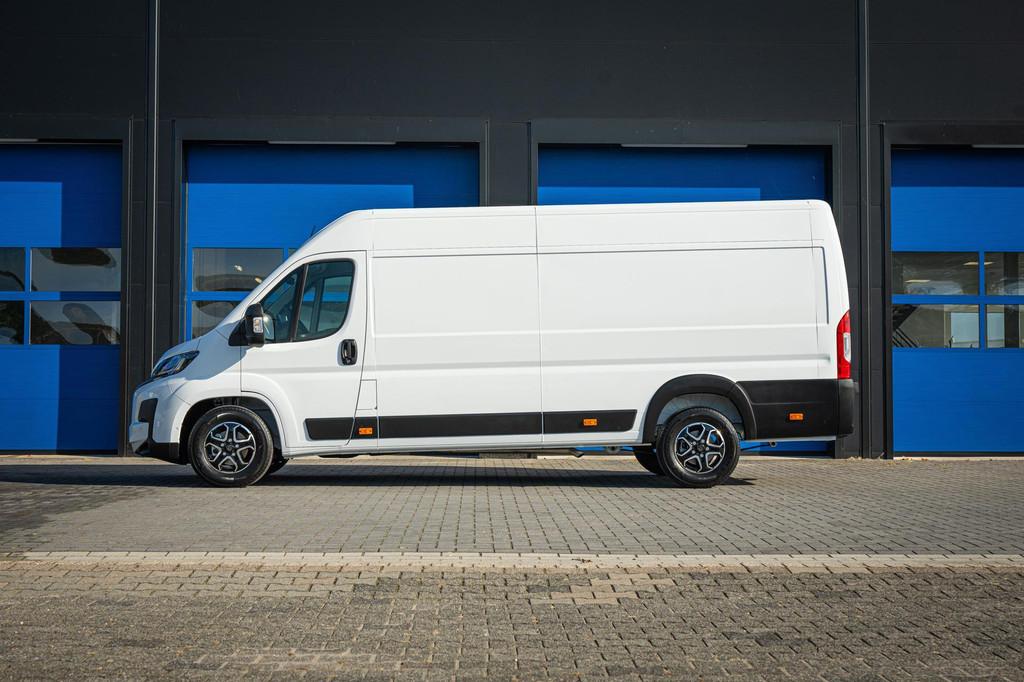 Peugeot Boxer L4H2 2.2 BlueHDi 180 EAT8 Vol opties BPM vrij!, Auto's, Stof, Gebruikt, 4 cilinders, 179 pk