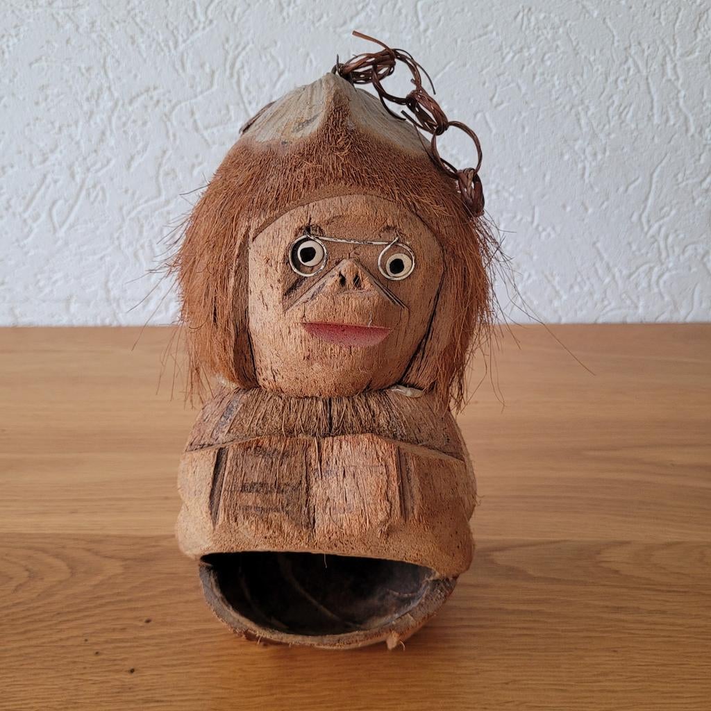 Volgelvoerderhuisje kokosnoot aap met ketting, Ophalen of Verzenden, Zo goed als nieuw