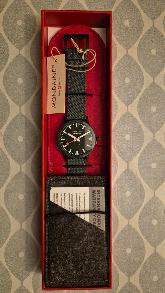 Mondaine Essence Horloge 41mm., Nieuw!, Sieraden, Tassen en Uiterlijk, Horloges | Heren, Overige merken, Overige materialen, Polshorloge