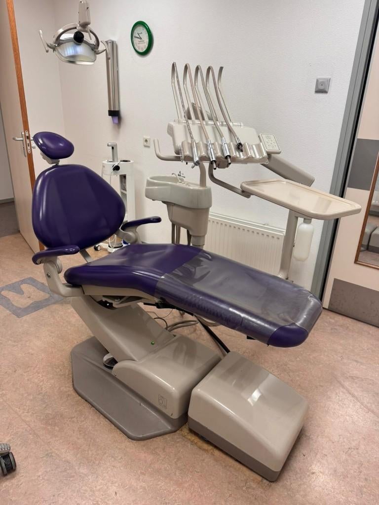 Mr Dental l ADEC l Behandelstoel (Paars) l Tandarts, Ophalen of Verzenden, Gebruikt