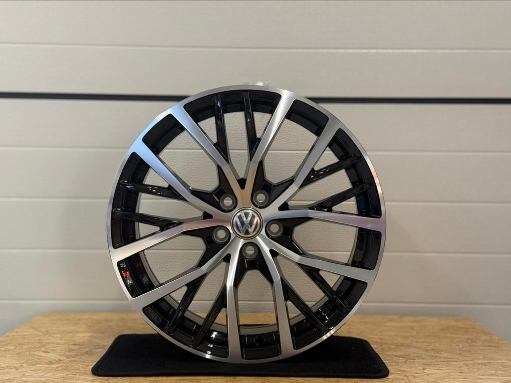 Nieuw Setje 17” Volkswagen Parabolica Velgen Volkswagen Polo, 215 mm, Velg(en), Nieuw, 17 inch