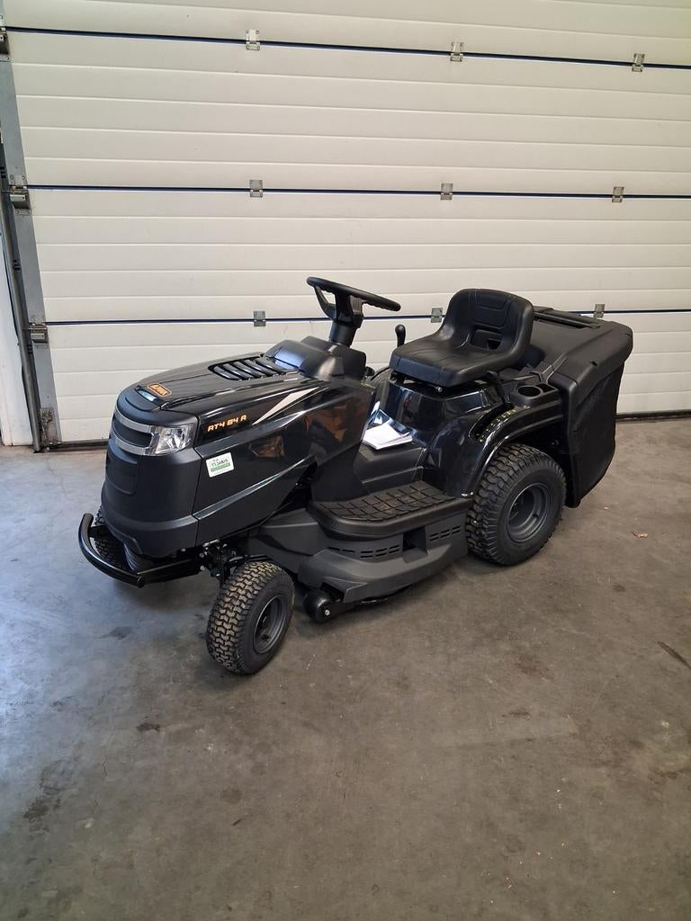 NIEUWE STIGA ALPINA ZITMAAIER  MET OPVANG EURO 1990,-, Ophalen of Verzenden, Gebruikt, 120 cm of meer