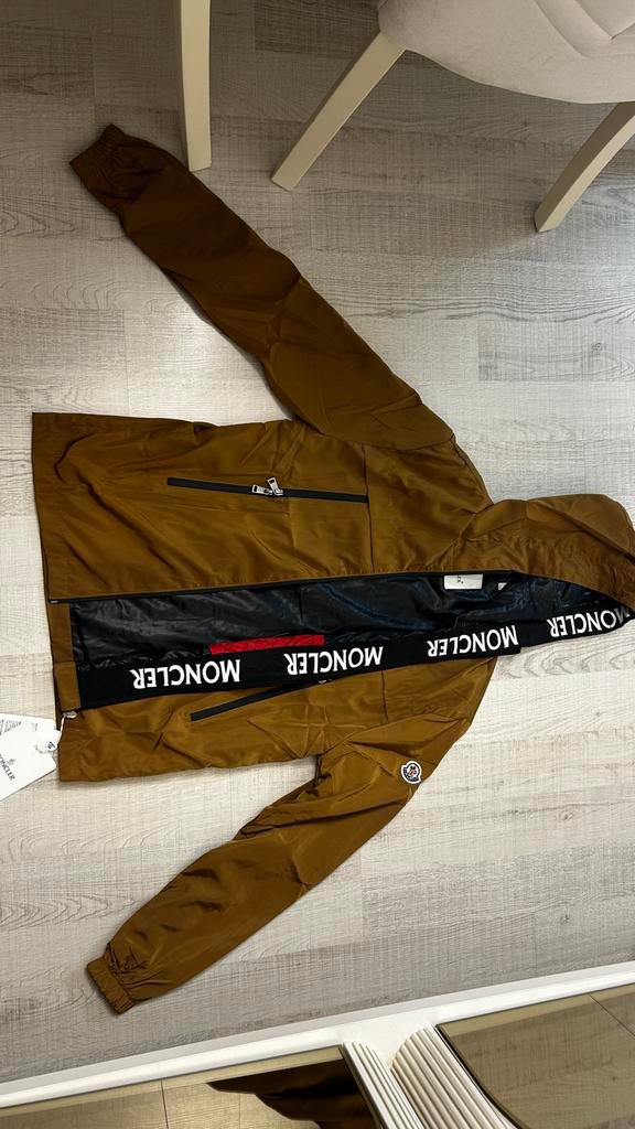 Nieuwe Moncler Jas Bruin - Maat S, Kleding | Heren, Jassen | Zomer, Nieuw, Maat 46 (S) of kleiner, Bruin, Ophalen of Verzenden