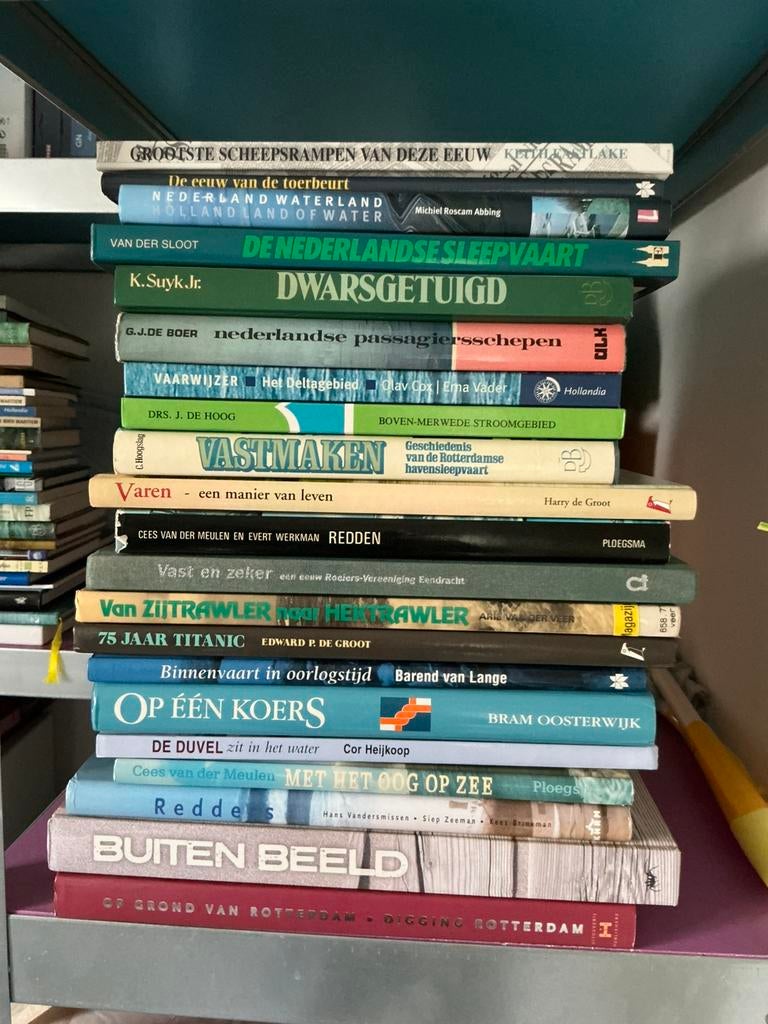 120 MARITIEME INFORMATIE BOEKEN EN ROMANS, Ophalen, Zo goed als nieuw