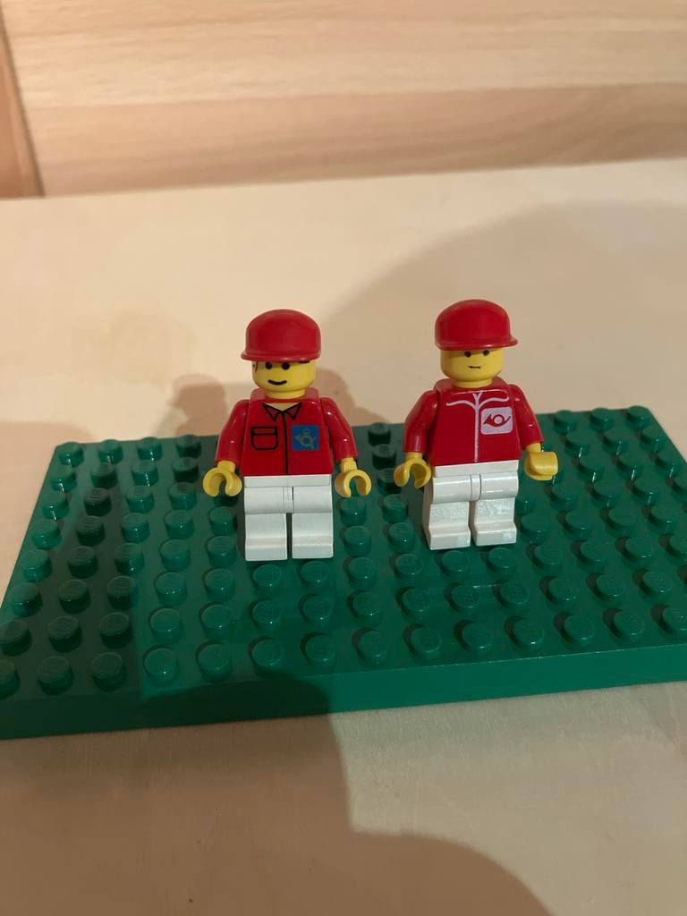 2 Lego Poppetjes Postbodes, Ophalen of Verzenden, Gebruikt, Overige typen