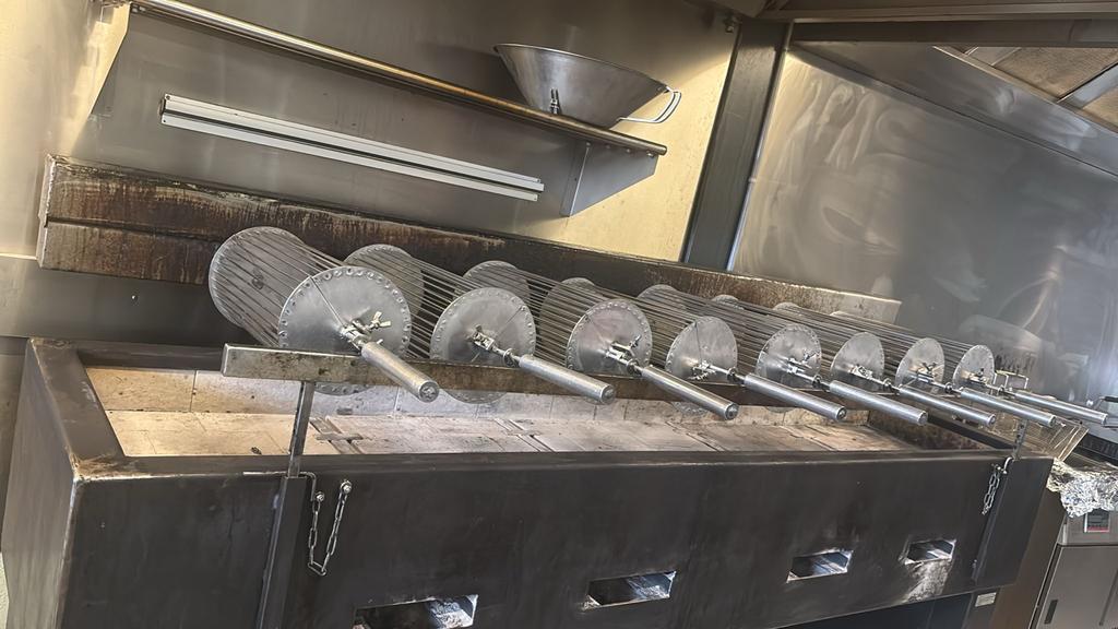 XXL Rotisserie Barbecue | 25KG CAPACITEIT!, Tuin en Terras, Houtskoolbarbecues, Ophalen, Gebruikt