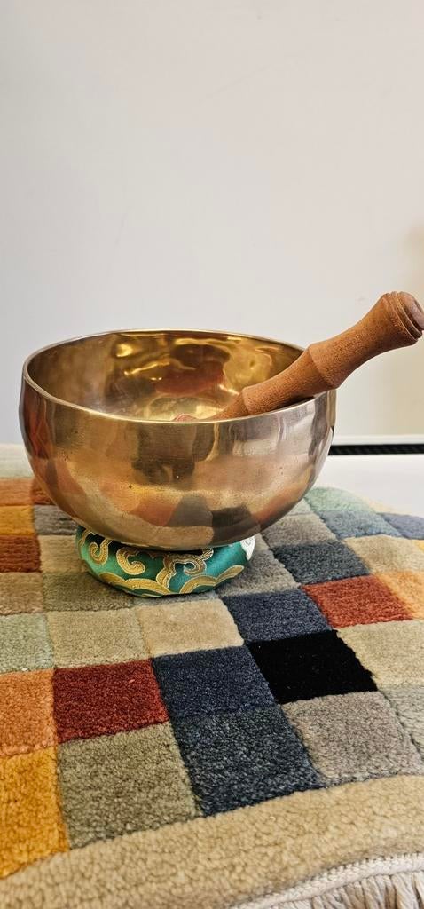 Nepalese klankschaal met hamer en kussen, Antiek en Kunst, Ophalen of Verzenden