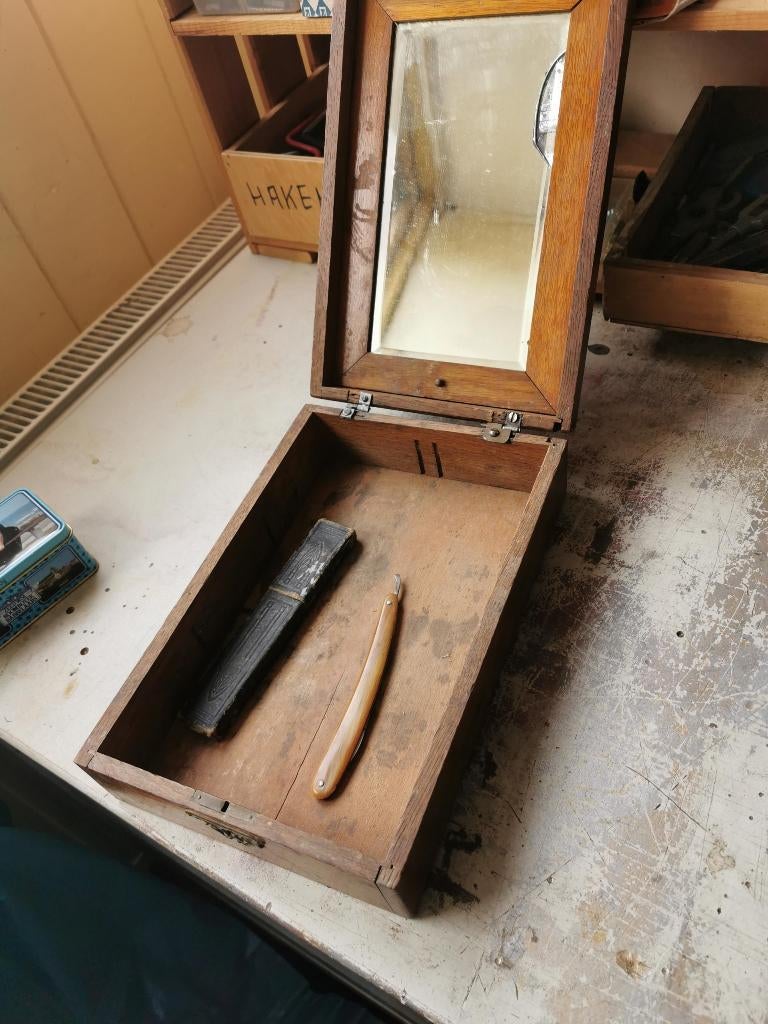 oude scheerspiegel met scheermesjes, Ophalen of Verzenden, Rechthoekig, Minder dan 50 cm, Minder dan 100 cm