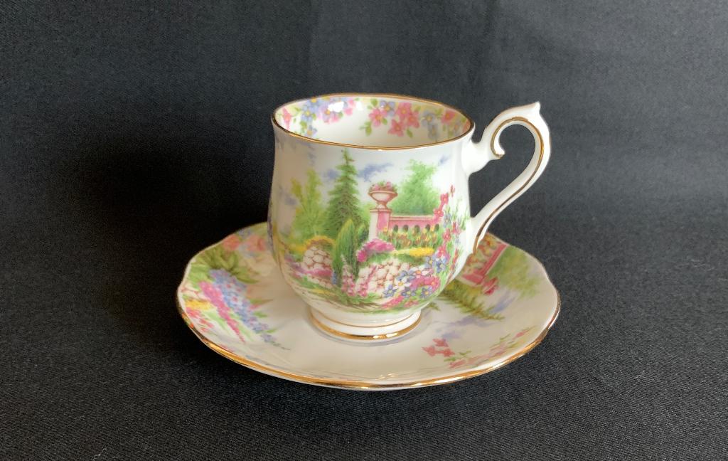 Royal Albert "Kentish Rockery" dames kop en schotel, Ophalen of Verzenden, Zo goed als nieuw, Overige stijlen, Kop(pen) en/of Schotel(s)