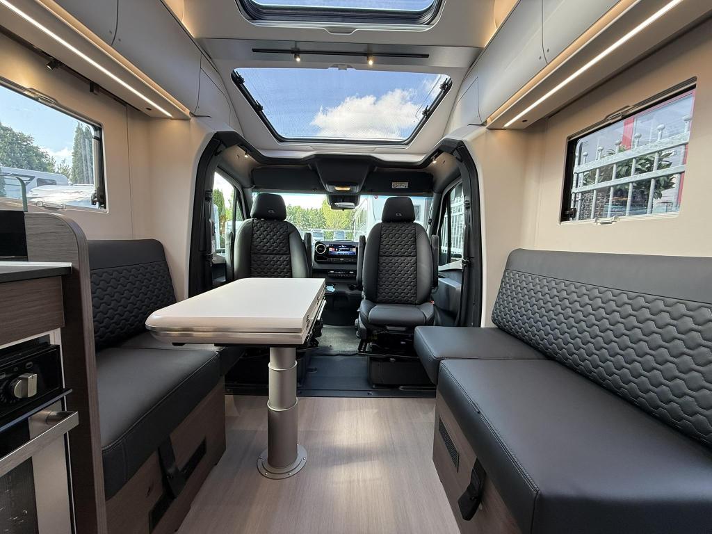 Adria Coral Supreme 670 DL - Mercedes camper - FaceToFace, Airbags, Vloeistofverwarming, Bedrijf, Tot en met 3