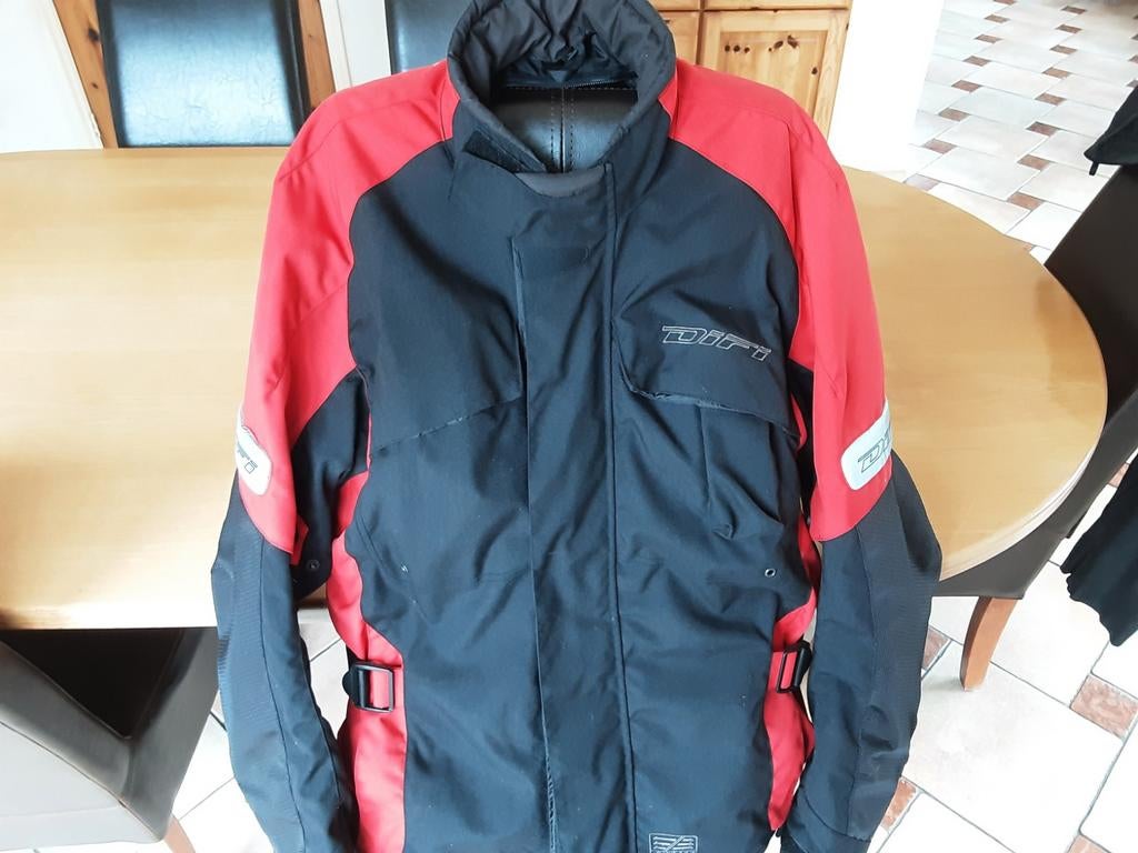 Difi motorjas rood/zwart maat L, Motoren, Kleding | Motorkleding, Ophalen, Tweedehands