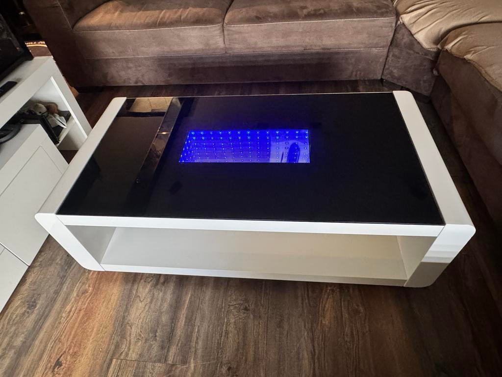 Hoogglans witte salontafel met zwart glas en infinity mirror, Ophalen, Gebruikt, 100 tot 150 cm, 50 tot 100 cm