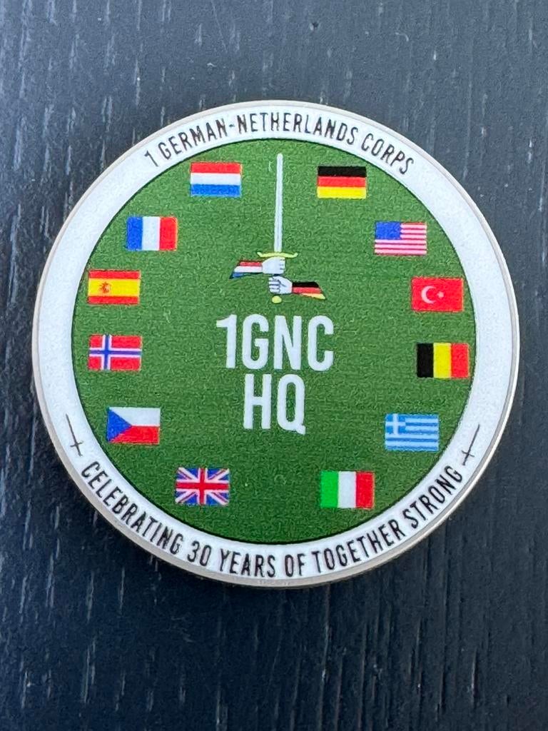 KL coin 30 jaar 1GNC HQ, Ophalen of Verzenden, Landmacht, Nederland, Embleem of Badge