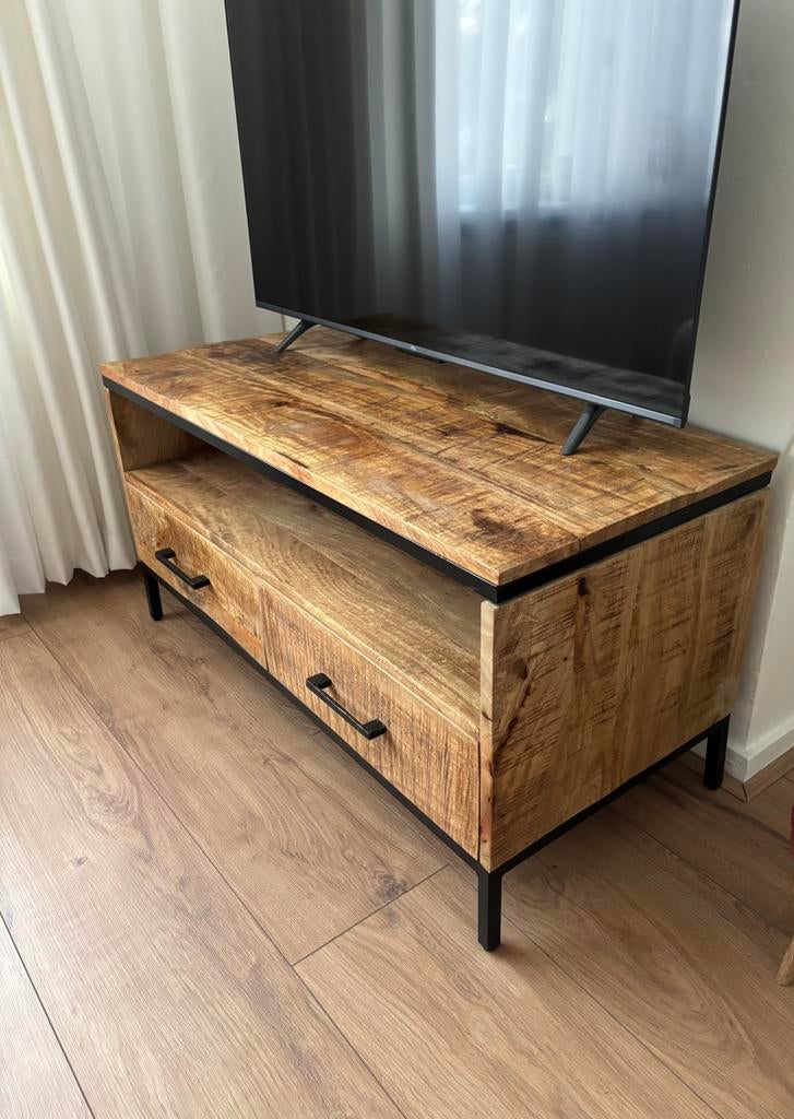 Tv-kast Trevor mangohout, Ophalen, Zo goed als nieuw