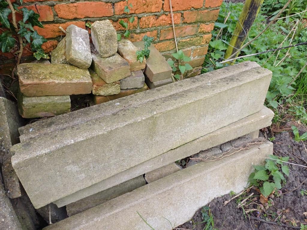 0psluitbanden en Tegels. Gratis op te halen, Ophalen, Gebruikt, Beton, Terrastegels