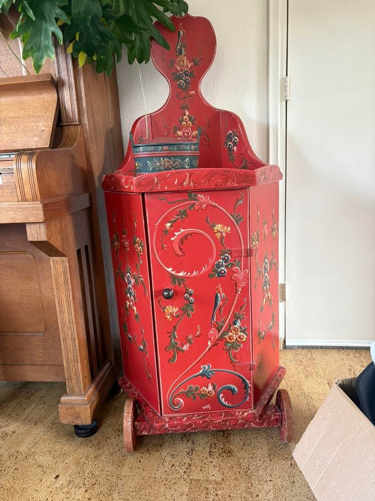 Rode friese kinderstoel,  Hindeloopen schildering, Antiek en Kunst, Ophalen