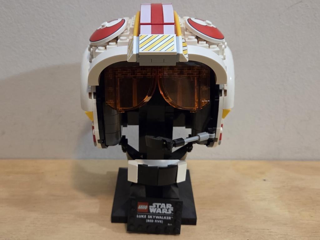 Lego 75327 Luke Skywalker (Red Five) Helmet, Ophalen of Verzenden, Zo goed als nieuw, Complete set, Lego