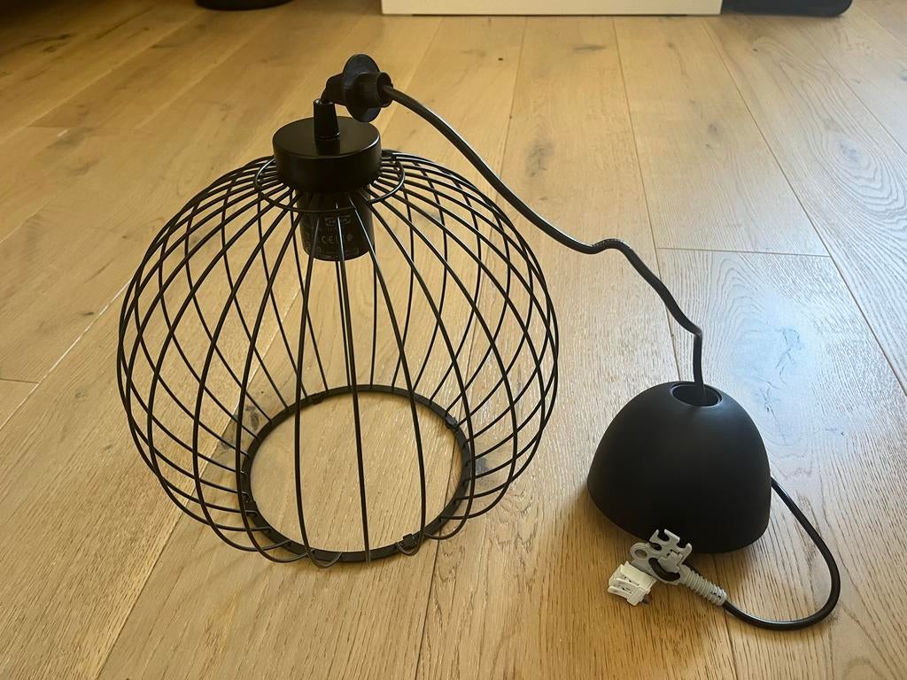 Zwarte metalen plafondlamp - 26cm hoog, 30cm breed, Huis en Inrichting, Lampen | Hanglampen, Ophalen, Zo goed als nieuw, Metaal