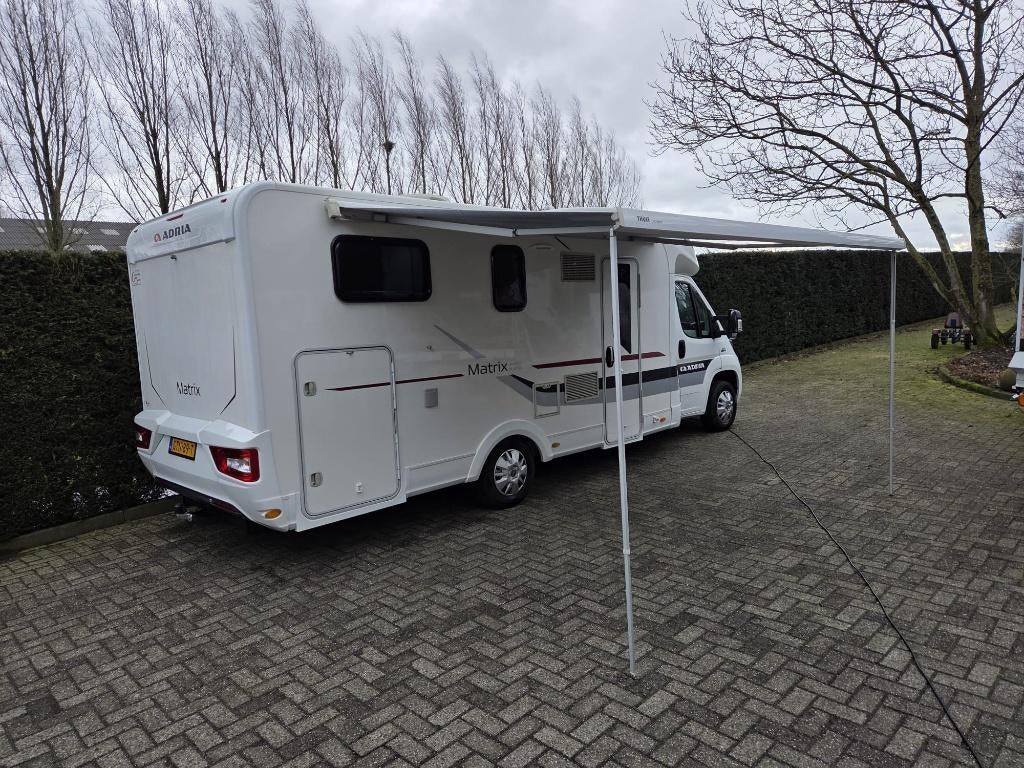 Prachtige Adria Matrix 670 SL camper van 2016 met 55.450 km!, Fiat, Luifel, 7 tot 8 meter, Airbags