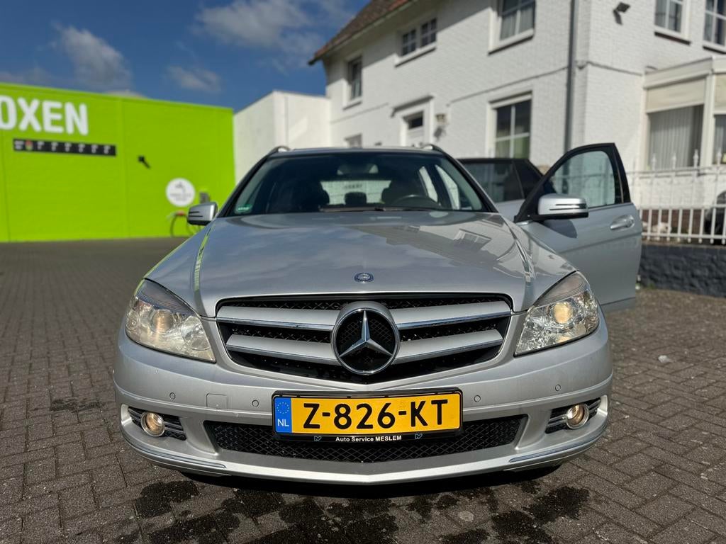 Mercedes-Benz C-Klasse C180 CGI  AUT 2011, Auto's, Mercedes-Benz, Euro 5, 1800 kg, Zwart, USB