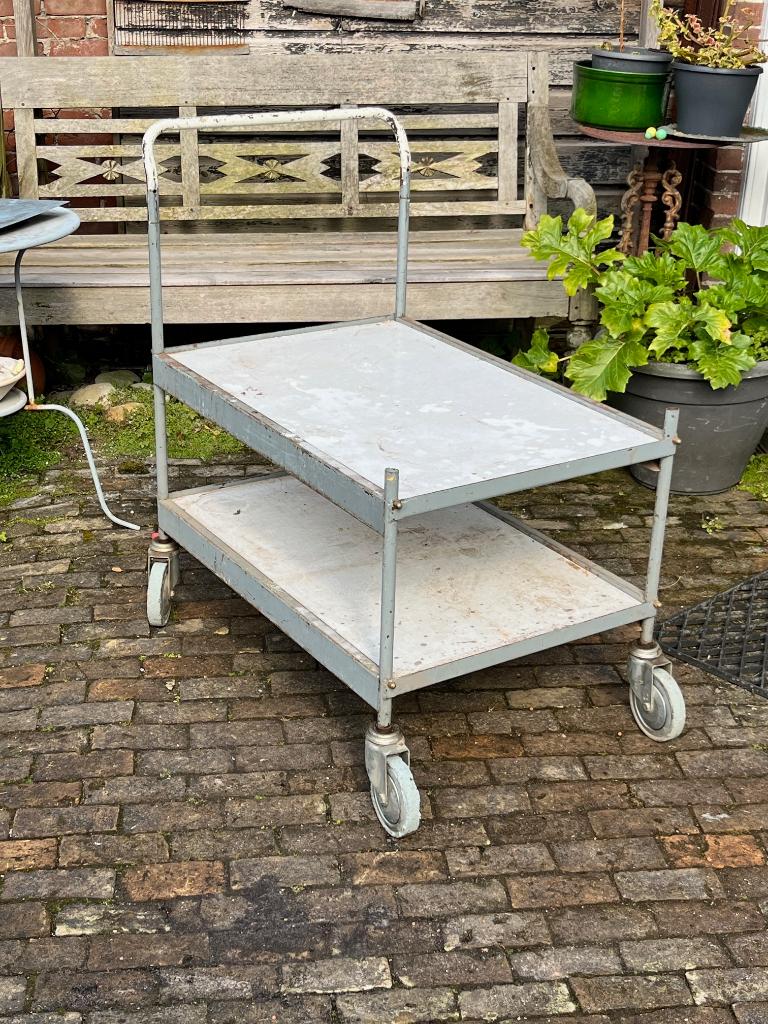 Handige Plateauwagen 55x80cm met Twee Plateaus met Duwbeugel, Doe-het-zelf en Verbouw, Werkbanken, Ophalen, Gebruikt, Minder dan 70 cm