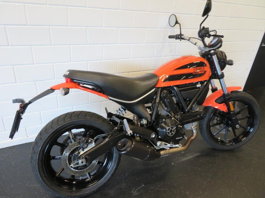 Ducati SCRAMBLER SIXTY 2 NIEUWSTAAT! (bj 2018) - foto 3