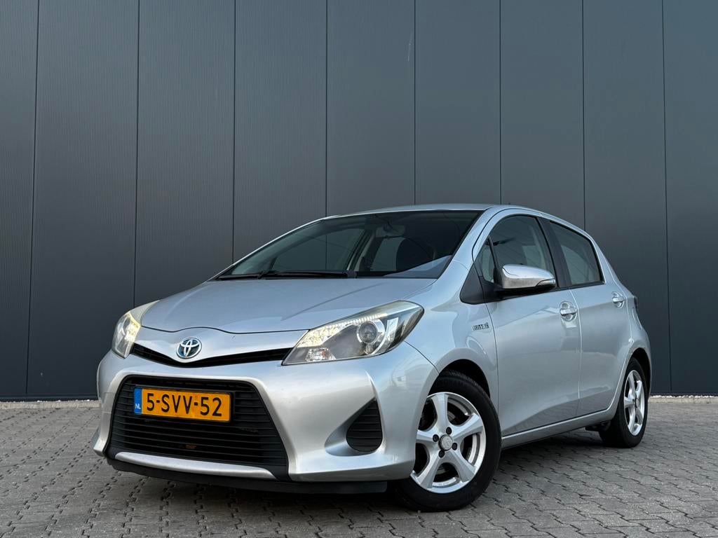 Toyota Yaris 1.5 Full Hybrid Aspiration 5DR 2013 CAMERA, PDC, Auto's, Toyota, Bedrijf, Yaris, ABS, Achteruitrijcamera, Adaptieve lichten