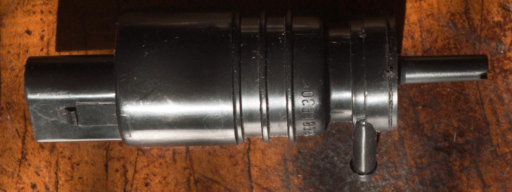 Ruitensproeierpomp 12v geschikt voor meerdere merken., Auto-onderdelen, Ophalen of Verzenden, Nieuw