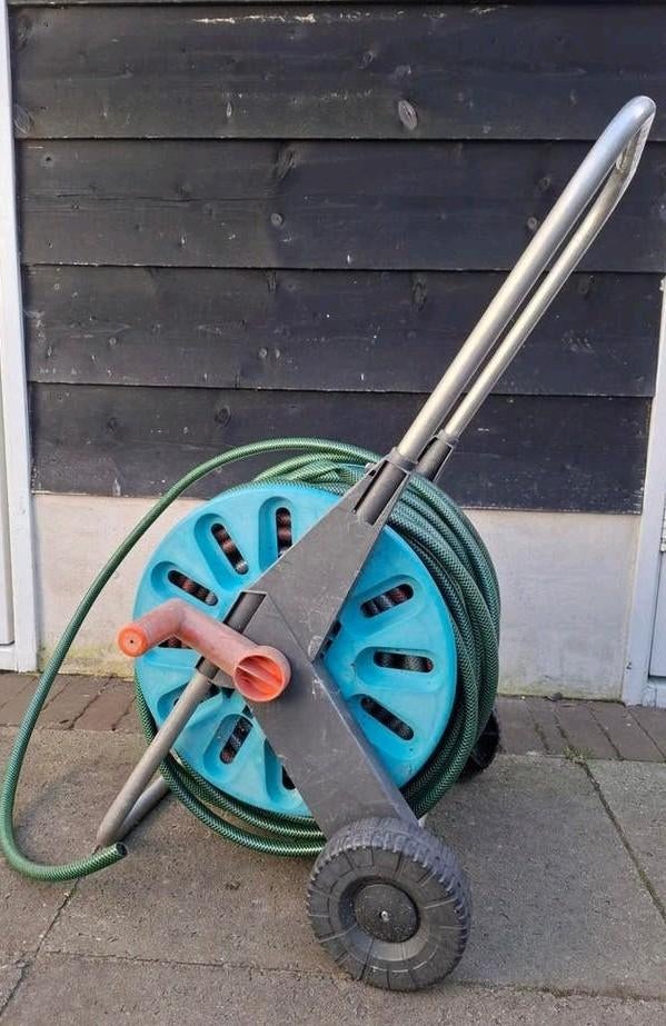 Gardena slanghaspel met tuinslang, Tuin en Terras, Tuinslangen, Ophalen of Verzenden, Zo goed als nieuw, Tuinslanghaspel