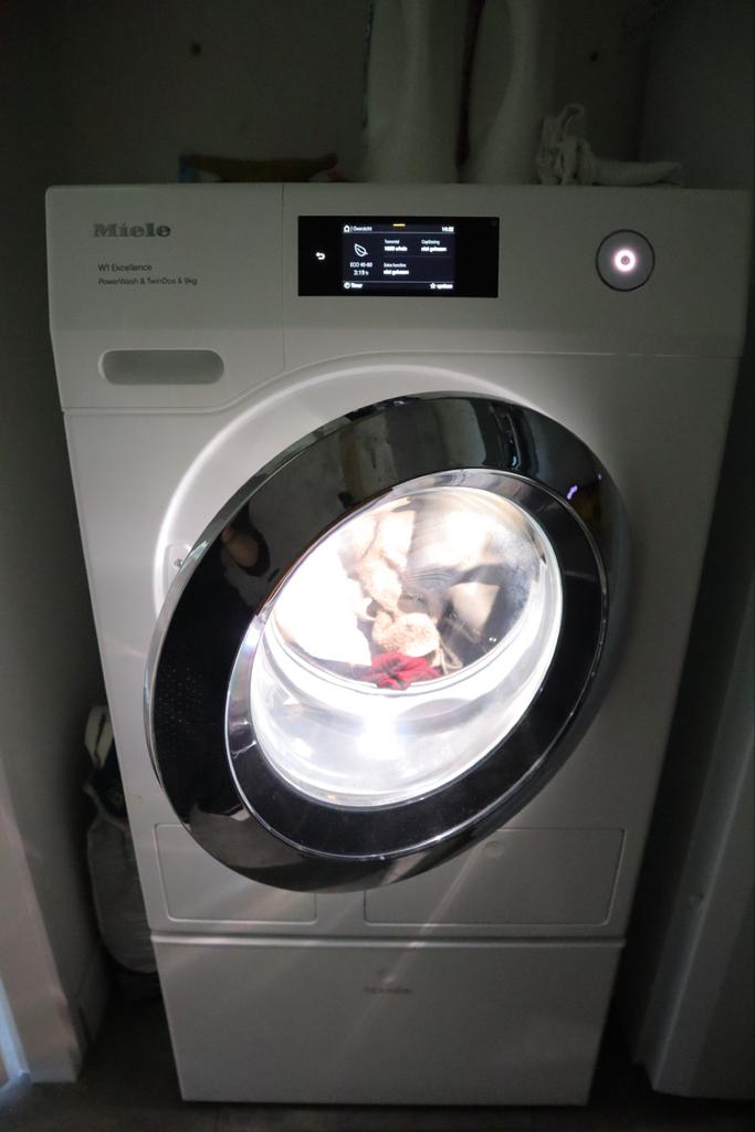 Miele WER875WPS PowerWash TwinDos 9kg WiFi - Zo goed als new, Ophalen, 8 tot 10 kg, 85 tot 90 cm, 1600 toeren of meer