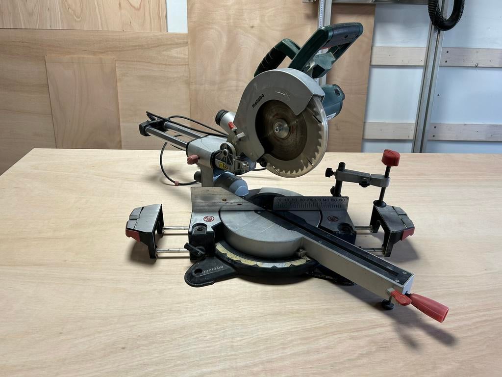 Mooie Metabo KGS 216 M afkortzaag, Doe-het-zelf en Verbouw, Gereedschap | Zaagmachines, Ophalen, Gebruikt, 70 mm of meer, Afkortzaag