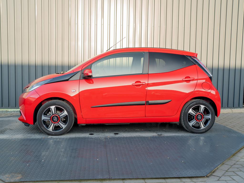 Toyota Aygo 1.0 VVT-i x-pose | Vouwdak | Camera | Navi | Pri, Voorwielaandrijving, 12 maanden, Stof, Gebruikt