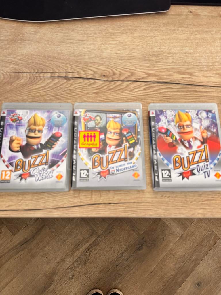 Complete PlayStation 3 set met BUZZ + 13 games, Ophalen, Gebruikt, Met 2 controllers, 320 GB