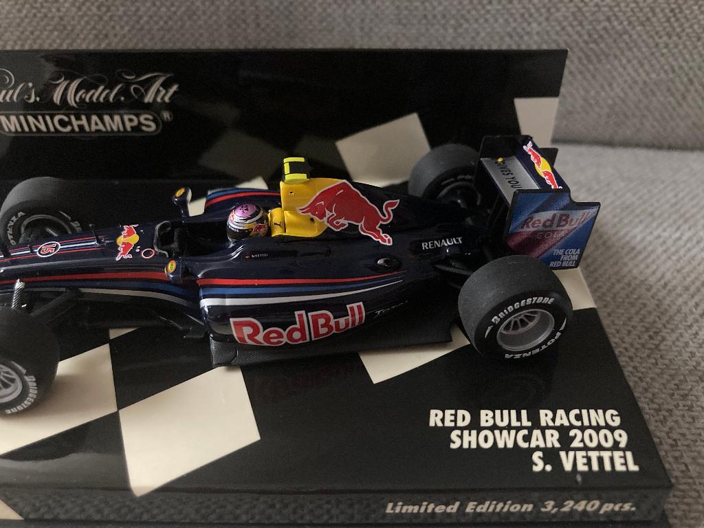 ✅ Sebastian Vettel 1:43 Showcar 2009 Red Bull Racing RB5 F1, Ophalen of Verzenden, Nieuw, Formule 1