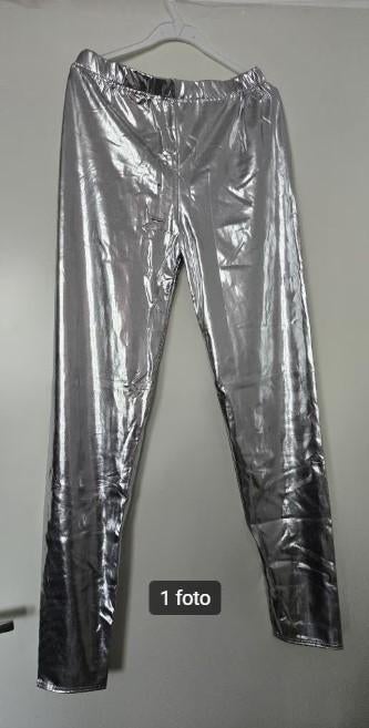 Flower Power, Disco Zilveren broek mt S / M, Maat 38/40 (M), Carnaval, Nieuw, Ophalen of Verzenden