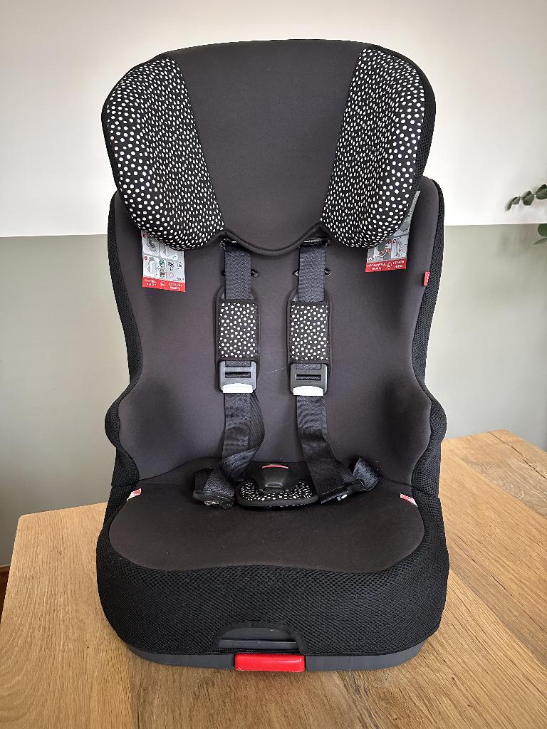 Nette doorgroei autostoel met driepuntsgordel en Isofix, 15 t/m 36 kg, Zo goed als nieuw, Isofix, Ophalen