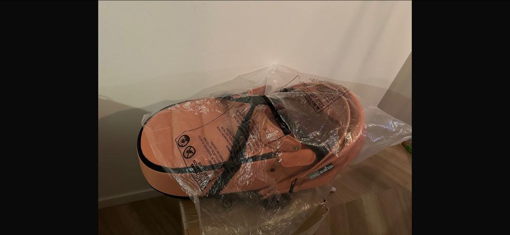 Babyzen Yoyo reiswieg / bassinet roze, Kinderen en Baby's, Kinderwagens en Combinaties, Gebruikt, Ophalen of Verzenden, Met reiswieg