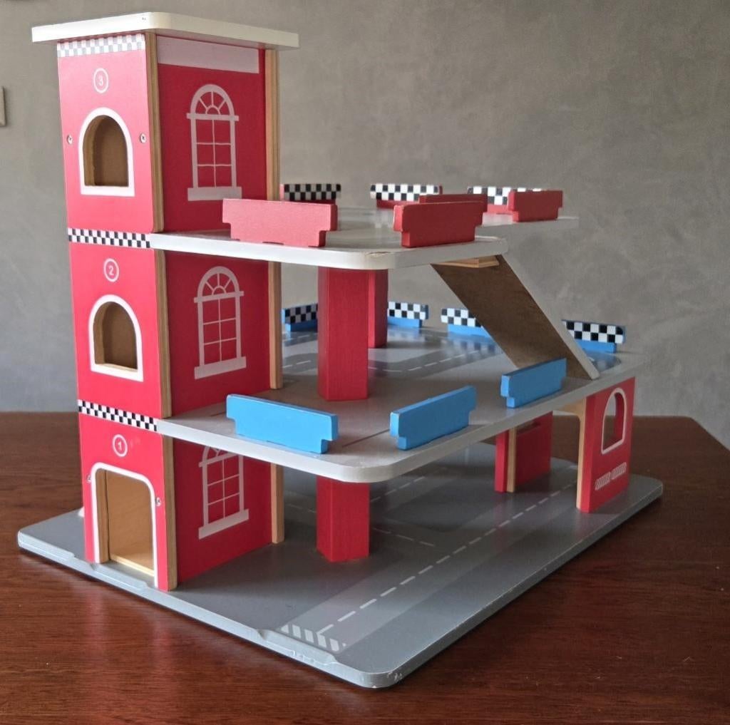 Houten parkeergarage en houten Ridderkasteel, Ophalen of Verzenden, Zo goed als nieuw