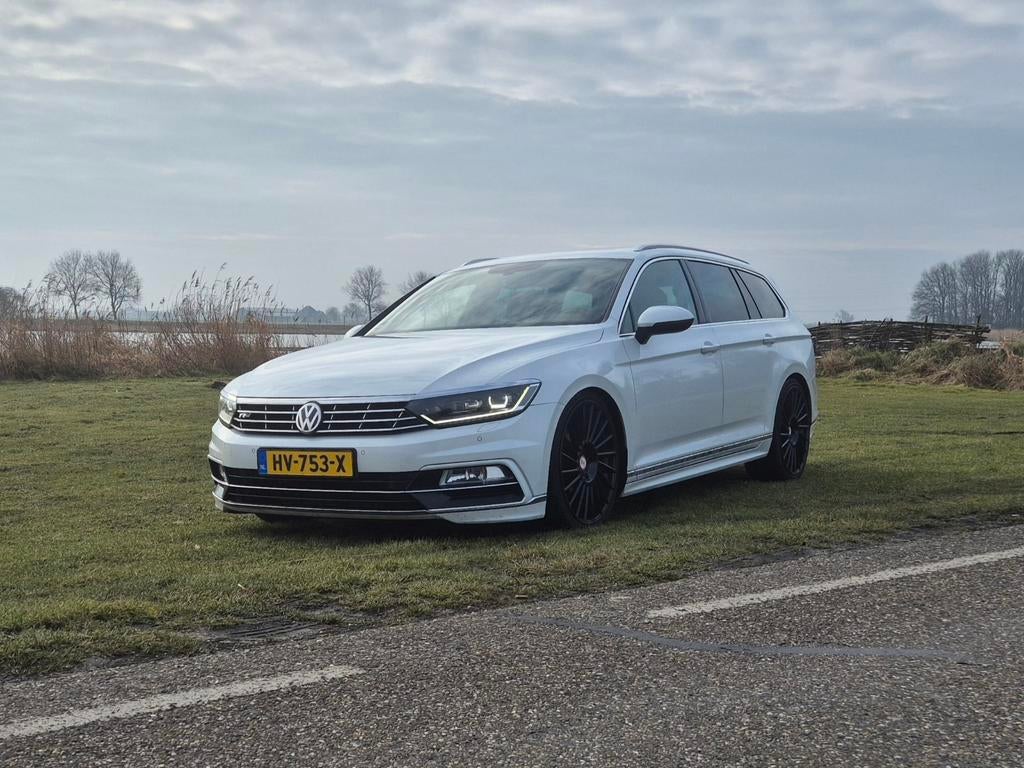 Volkswagen Passat B8 2.0 TDI 2x R-Line 190pk full options!, Auto's, Voorwielaandrijving, 2000 kg, USB, Wit