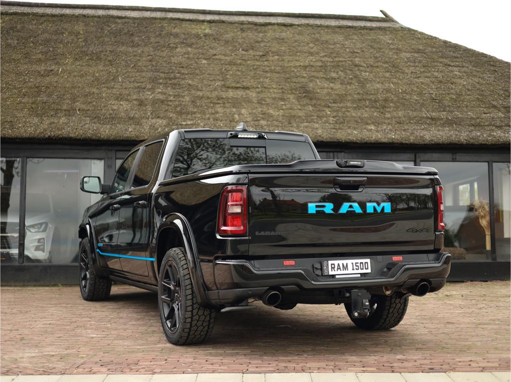 Dodge Ram 1500 2025 3.0L HURRICANE LARAMIE Night Premium | B, Automaat, 2993 cc, Met garantie (alle), Zwart
