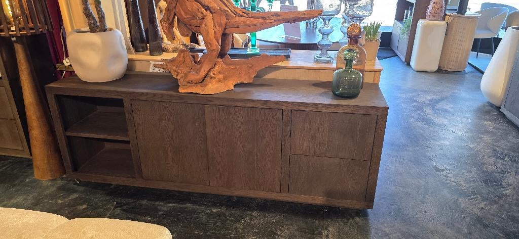 Bruin eiken Dressoir – 200cm Breed Showmodel Korting, Eikenhout, Met deur(en), Bornsestraat 31, 150 tot 200 cm