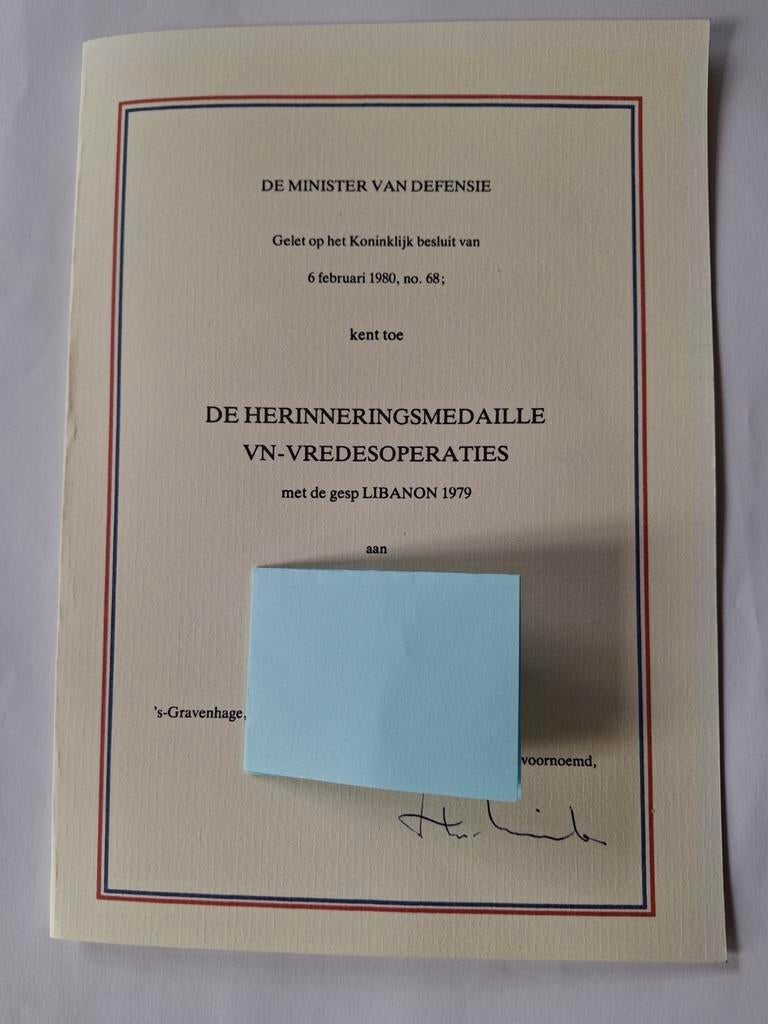 Certificaat Herinnerings medaille VN vredesoperaties, Ophalen of Verzenden, Landmacht, Nederland, Lintje, Medaille of Wings
