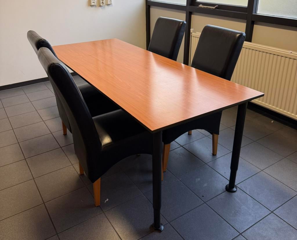 VERGADERTAFEL MET 4 ZWARTE STOELEN, Ophalen, Gebruikt, 200 cm of meer, 50 tot 100 cm