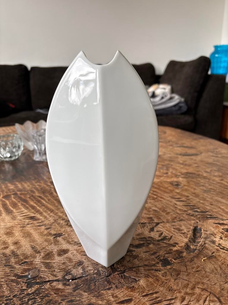 Rosenthal germany, wit vaasje vaas, modern design, Ophalen, Wit, Aardewerk of Porselein, Zo goed als nieuw