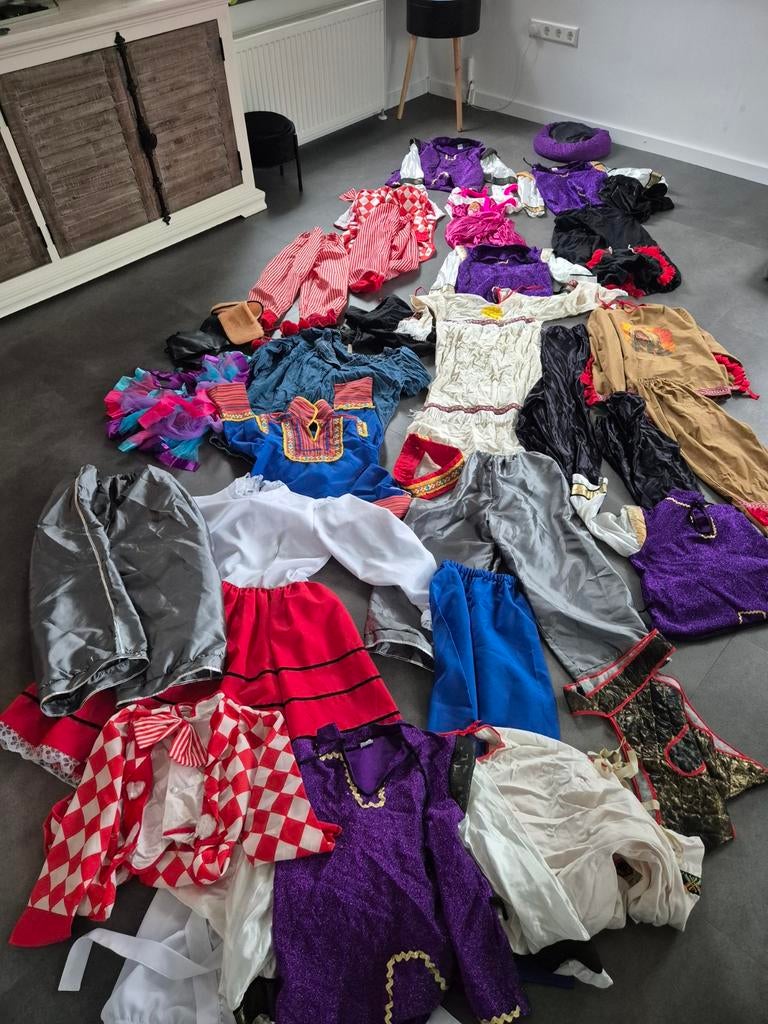 Verkleedkleren, partij! Jongens, meisjes dames en heren., Ophalen of Verzenden, Gedragen, Maat 38/40 (M)