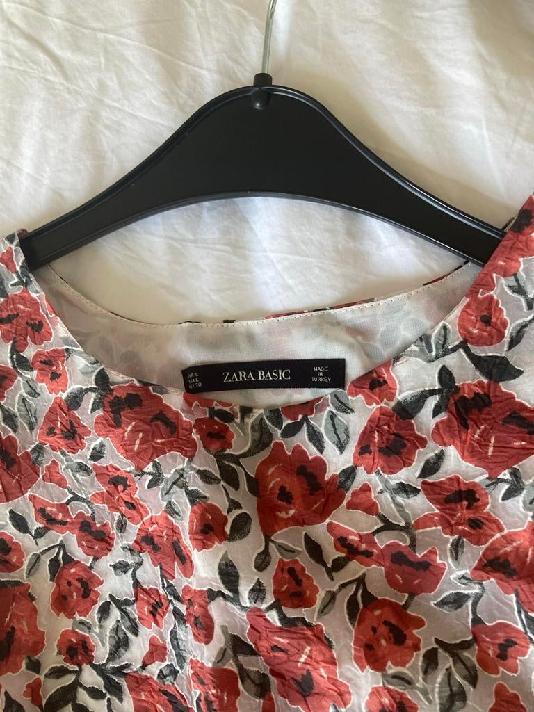 Nieuw Zomerhemdje met Bloemenprint - Zara Basic, Maat 42/44 (L), Nieuw, Ophalen of Verzenden, Zonder mouw