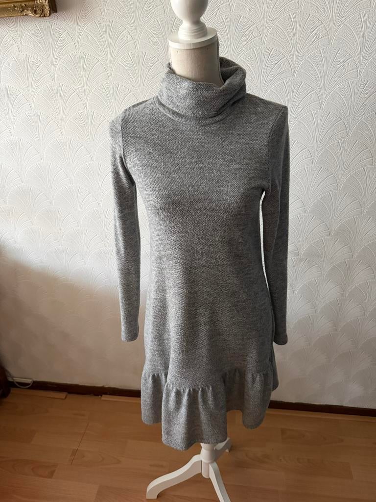 Leuk grijs jurkje met col maat XS, Ophalen of Verzenden, Zo goed als nieuw, Knielengte, Maat 34 (XS) of kleiner